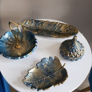 Elegant Blue and Gold Leaf-Shaped Dining Set